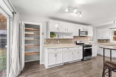 Kitchen - 1719 S Perkins St, Appleton, WI 54914 photo 4 of 4