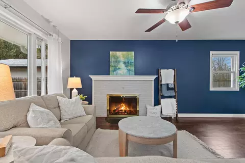 Living - 1719 S Perkins St, Appleton, WI 54914 photo 2 of 3