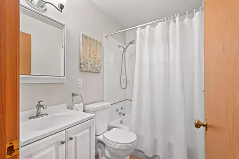 Bath - 1719 S Perkins St, Appleton, WI 54914 photo 3 of 3