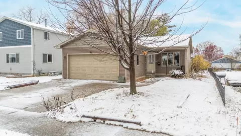 1431 Powers St, Oshkosh, WI 54901