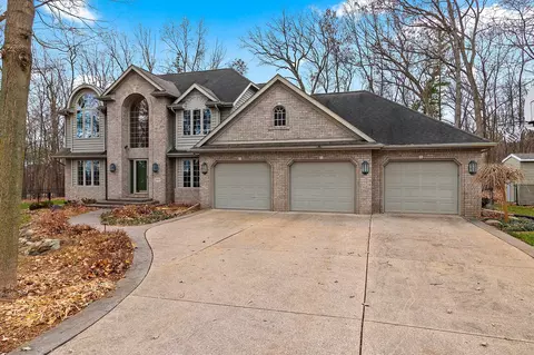 1789 Maidstone Cir, Green Bay, WI 54313