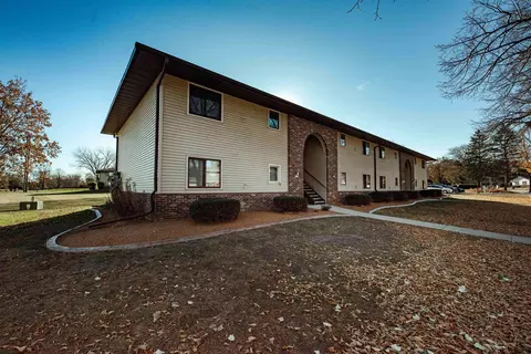 1757 Maricopa Dr #A, Oshkosh, WI 54904