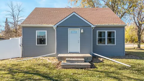 1338 Racine Rd, Menasha, WI 54952