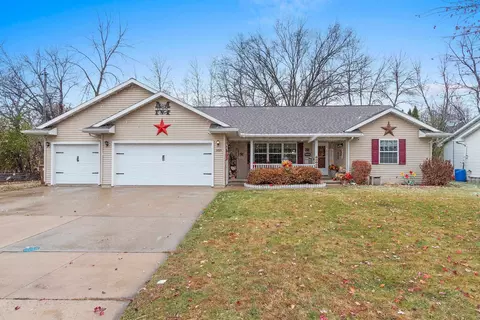 1410 Alcan Dr, Menasha, WI 54952