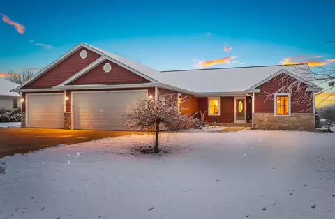 1394 Olde Apple Ln, Oshkosh, WI 54904