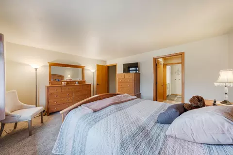 Bedroom - 909 E Windfield Pl #B, Appleton, WI 54911 photo 3 of 6