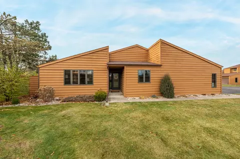 909 E Windfield Pl #B, Appleton, WI 54911