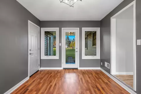 Entry Way - 4710 W Capitol Dr, Appleton, WI 54913 photo 2 of 2