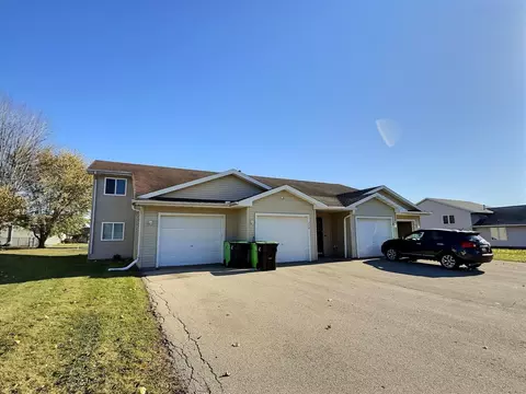270 Wintergreen Dr, Omro, WI 54963