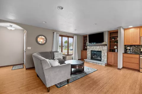 606 S Wild Rose Ln, Appleton, WI 54914 photo 3