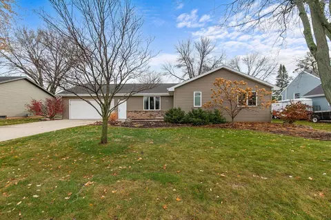 606 S Wild Rose Ln, Appleton, WI 54914