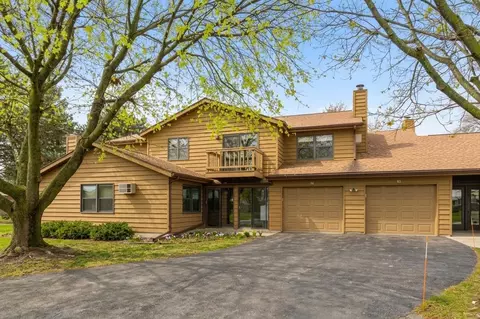 1160 Brittany Ct #93, Neenah, WI 54956