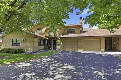 1160 Brittany Ct #93, Neenah, WI 54956