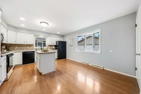 Kitchen - 507 E Sylvan Ave, Appleton, WI 54915 photo 5 of 6