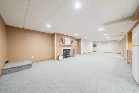 Living - 507 E Sylvan Ave, Appleton, WI 54915 photo 4 of 4