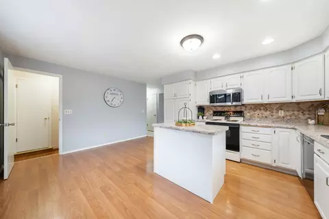 Kitchen - 507 E Sylvan Ave, Appleton, WI 54915 photo 4 of 6