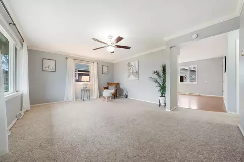 Living - 507 E Sylvan Ave, Appleton, WI 54915 photo 2 of 4