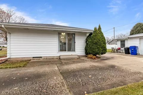 Exterior - 1920 E Frances St, Appleton, WI 54911 photo 4 of 6