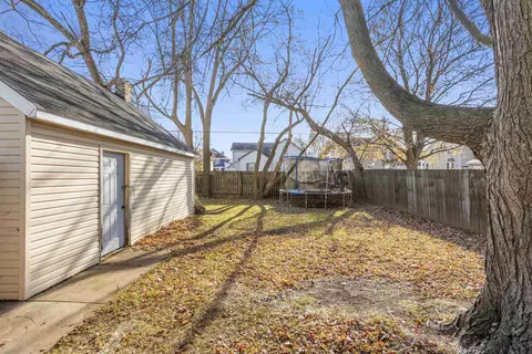 Exterior - 817 W Packard St, Appleton, WI 54914 photo 2 of 4