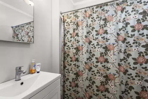 Bath - 817 W Packard St, Appleton, WI 54914 photo 1 of 1
