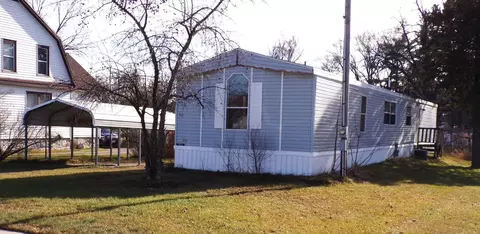 513 Main St, Redgranite, WI 54970