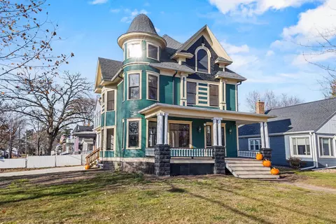 145 S Franklin St, Shawano, WI 54166