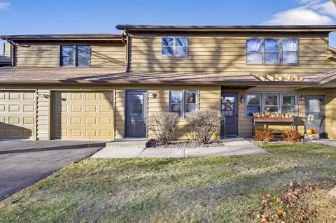 1135 Manor Dr #30, Neenah, WI 54956