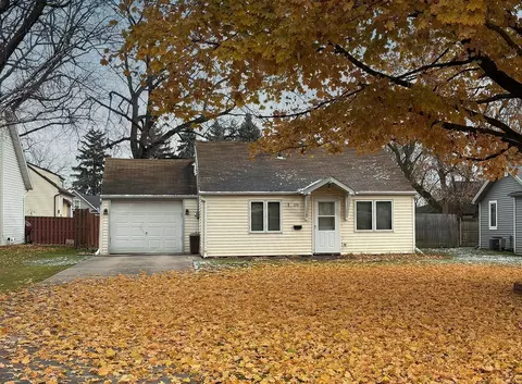 175 Plummer Ave, Neenah, WI 54956