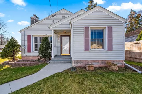 953 Roscoe St, Green Bay, WI 54304