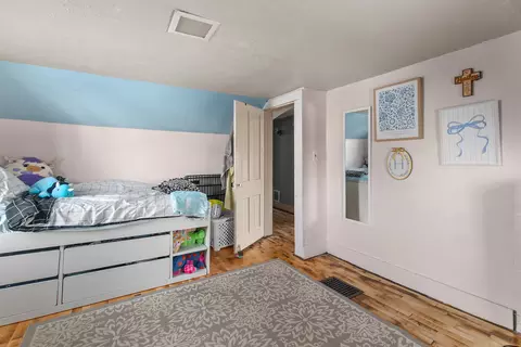Bedroom - 215 E Winnebago St, Appleton, WI 54911 photo 6 of 7