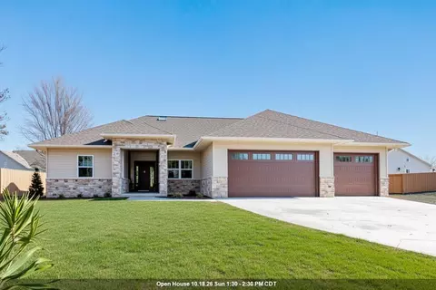 475 Earnhardt Ct, Green Bay, WI 54311