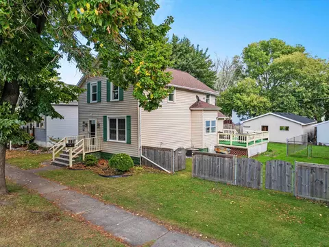 510 N Maple Ave, Green Bay, WI 54303