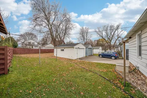 Exterior - 715 W 4th St, Appleton, WI 54914 photo 1 of 3