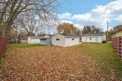 Exterior - 715 W 4th St, Appleton, WI 54914 photo 2 of 3