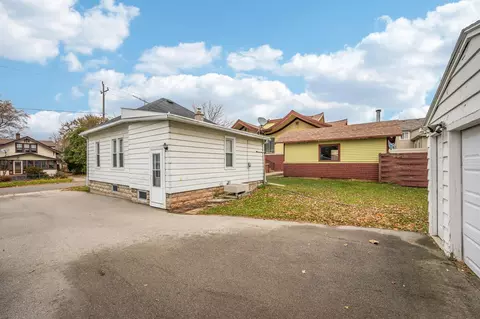 Exterior - 715 W 4th St, Appleton, WI 54914 photo 3 of 3