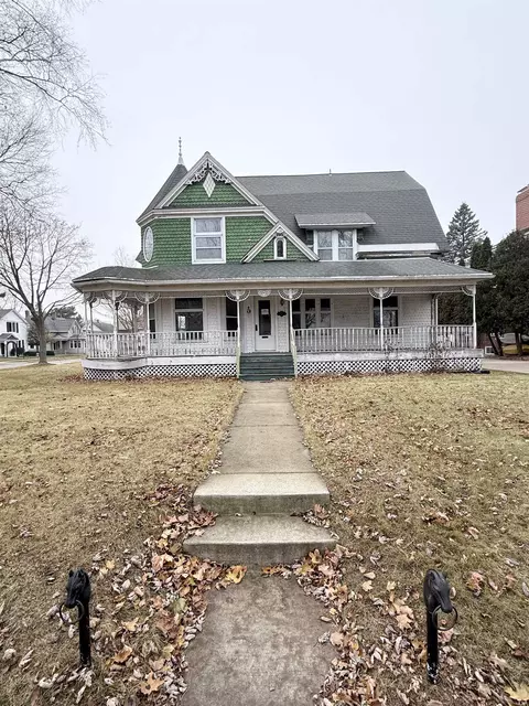2402 Jefferson St, Two Rivers, WI 54241
