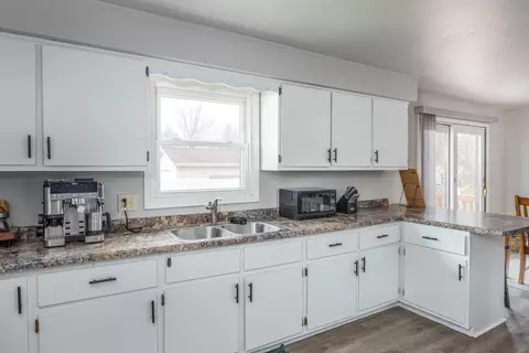 Kitchen - 2915 S Gladys Ave, Appleton, WI 54915 photo 3 of 4