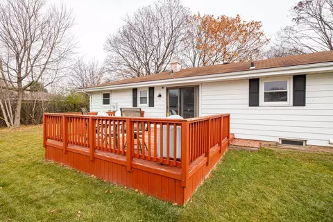 Exterior - 2915 S Gladys Ave, Appleton, WI 54915 photo 4 of 8