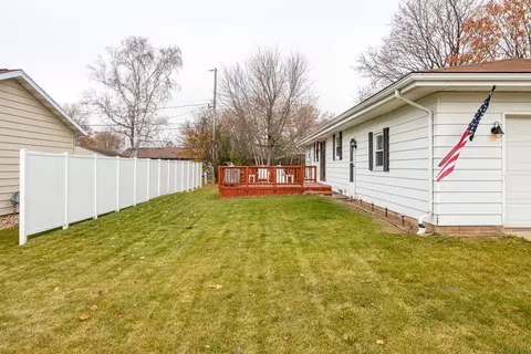 Exterior - 2915 S Gladys Ave, Appleton, WI 54915 photo 2 of 8