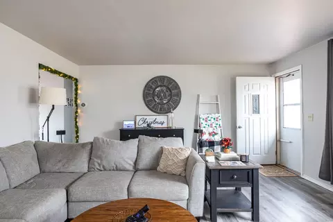 Entry Way - 2915 S Gladys Ave, Appleton, WI 54915 photo 1 of 1