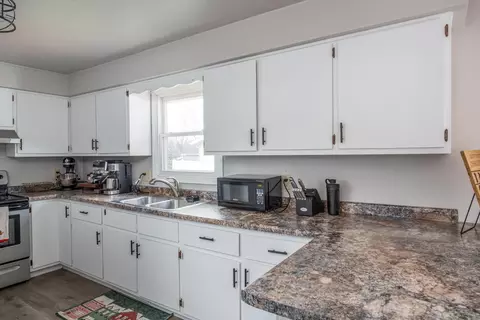 Kitchen - 2915 S Gladys Ave, Appleton, WI 54915 photo 4 of 4
