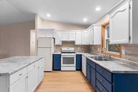920 Hoffman St, Gresham, WI 54128 photo 7