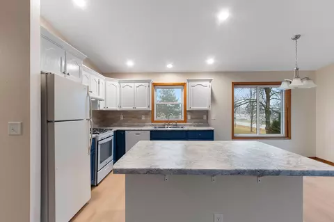 920 Hoffman St, Gresham, WI 54128 photo 8