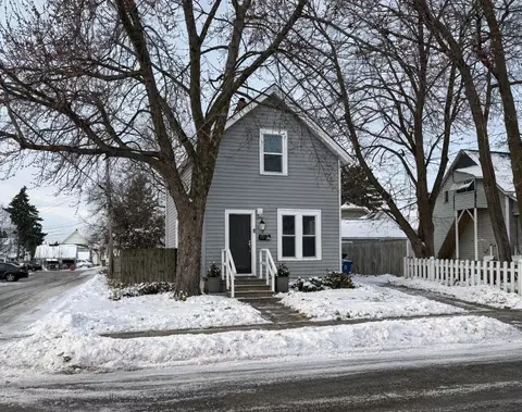 217 Mill St, Oshkosh, WI 54901