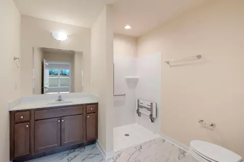Bath - 540 River Dr, Berlin, WI 54923 photo 1 of 3