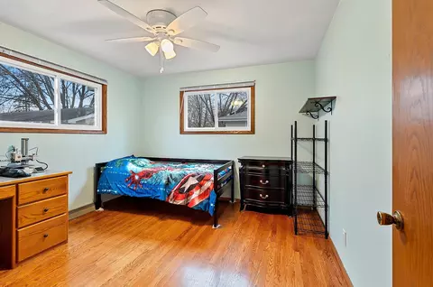 Bedroom - 925 W Lindbergh St, Appleton, WI 54914 photo 3 of 8