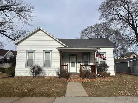 1340 Carney Blvd, Marinette, WI 54143