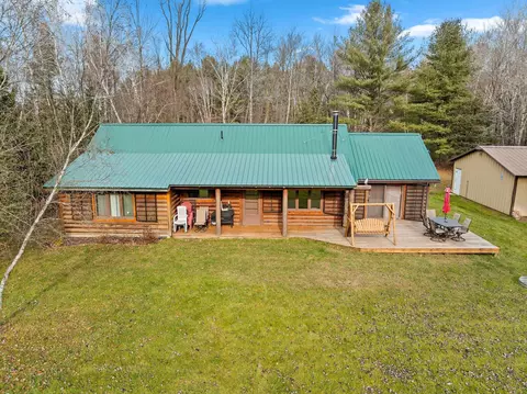 13593 Morgan Rd, Gillett, WI 54124