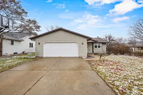1241 Briarwood Dr, Menasha, WI 54952