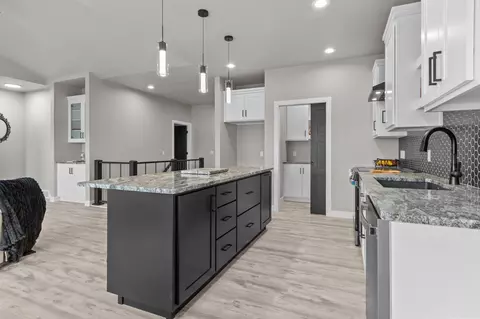 Kitchen - 5358 Pennsylvania Ave, Appleton, WI 54914 photo 4 of 6